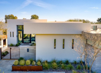 15,293 Phoenix Suns fans collectively hold their breath as Devin Booker lists his home for sale Devin Booker home for sale in Arizona