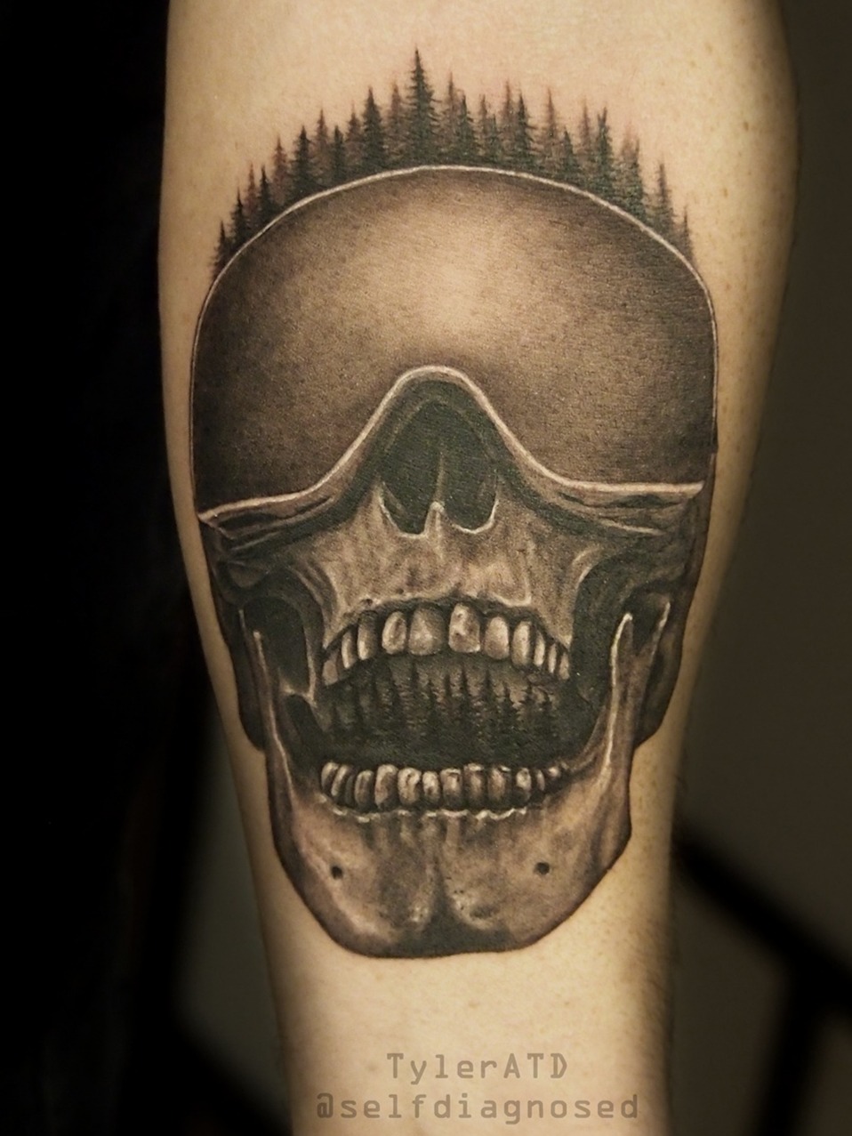 Skull Snowboarding Tattoo